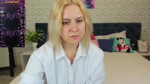 mary__bailey online show from 01.15.25