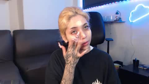                      100   online show from 02.26.25