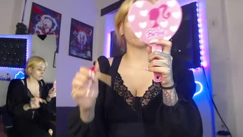                      100   online show from 03.02.25