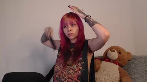                      100   online show from 10.08.25