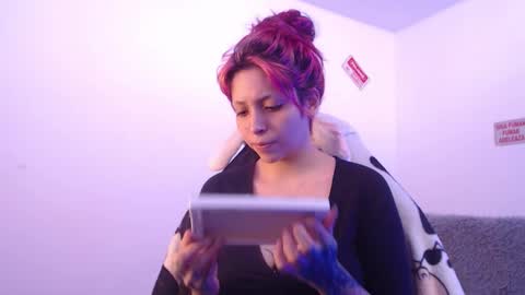                      100   online show from 10.20.25