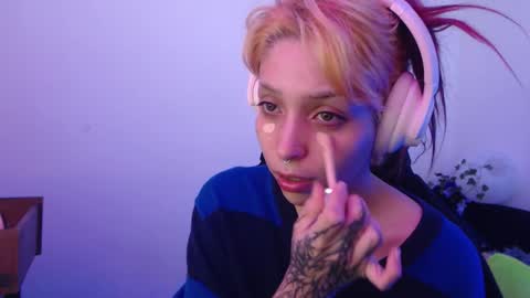                      100   online show from 12.05.25