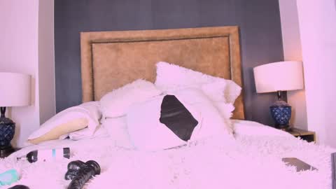 Snapshot of mary_kisss chatting on 01.06.25 online show from 01.06.25