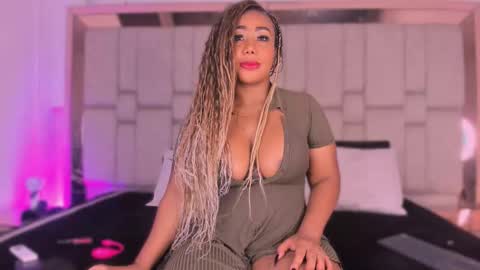 Snapshot of mary_kisss chatting on 10.22.25 online show from 10.22.25