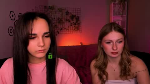 Snapshot of mary_meow_hot chatting on 12.05.25 Mary online show from 12.05.25