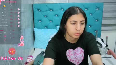 Snapshot of mary_mood_ chatting on 05.20.26 Mary Moon online show from 05.20.26
