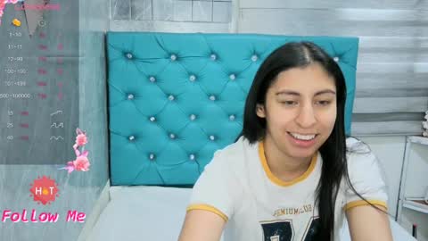 Snapshot of mary_mood_ chatting on 06.02.26 Mary Moon online show from 06.02.26