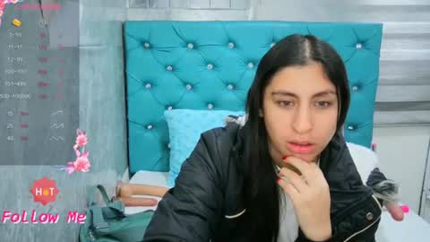 Snapshot of mary_mood_ chatting on 06.17.26 Mary Moon online show from 06.17.26