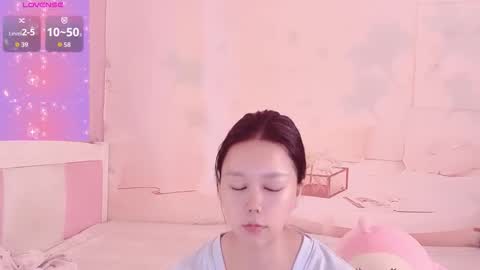 Snapshot of mary_uu chatting on 10.10.25 mary_uu online show from 10.10.25