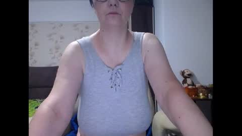 Snapshot of mary_x chatting on 07.22.26 Mary online show from 07.22.26