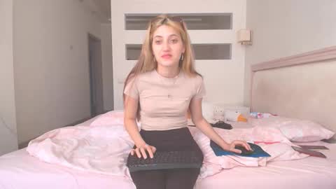 marya442004 online show from 09.28.25