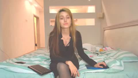 marya442004 online show from 10.14.25