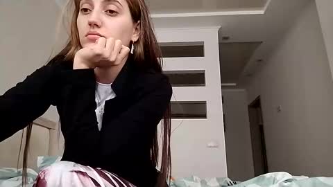 marya442004 online show from 11.13.25