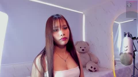 Snapshot of marycollinss chatting on 03.05.25 Mary online show from 03.05.25