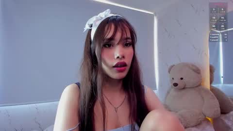 Snapshot of marycollinss chatting on 03.08.25 Mary online show from 03.08.25