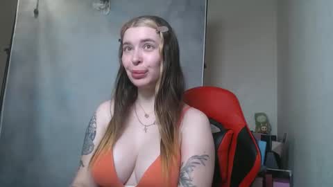 Snapshot of maryh0tlove chatting on 06.10.26 maryh0tlove online show from 06.10.26