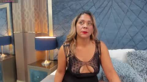 maryhawkey online show from 12.21.25