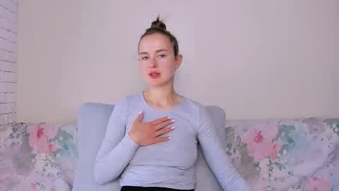 Mari online show from 04.17.26