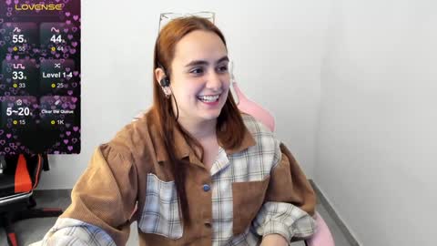 Snapshot of maryluna95 chatting on 01.04.25 Dulce Maria online show from 01.04.25