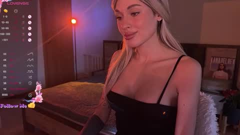 Mary online show from 11.26.25