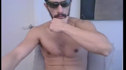 Snapshot of mascuhunk chatting on 02.22.25 mascuhunk online show from 02.22.25