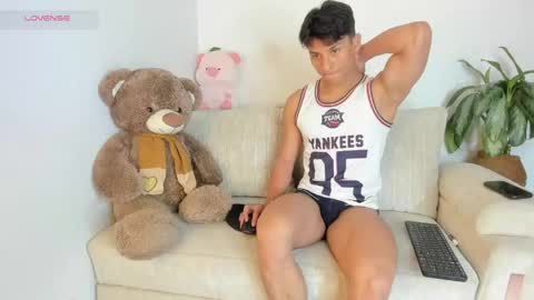 Snapshot of mash_angelo chatting on 06.03.26 mash_angelo online show from 06.03.26