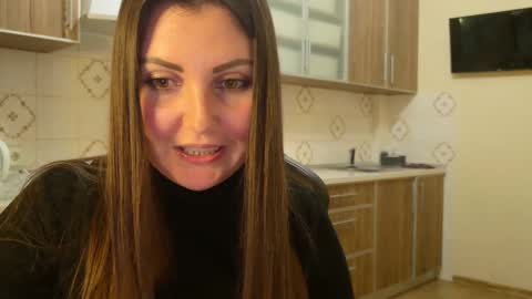 Snapshot of masha_queen chatting on 02.15.25 Masha online show from 02.15.25