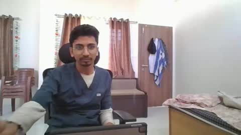 maskboyz2003 online show from 12.11.24