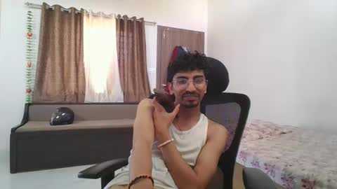 maskboyz2003 online show from 02.19.25