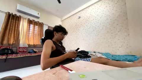 maskboyz2003 online show from 10.15.25