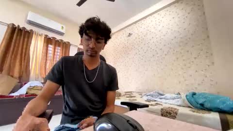 maskboyz2003 online show from 10.21.25