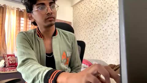 maskboyz2003 online show from 11.25.25