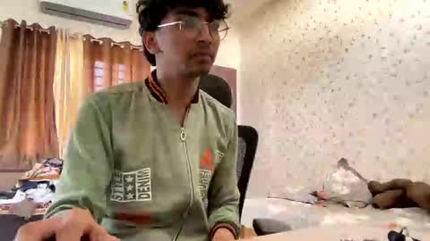 maskboyz2003 online show from 12.15.25