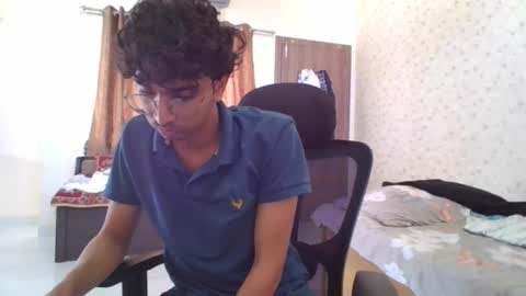 Mask Boy online show from 10.18.25