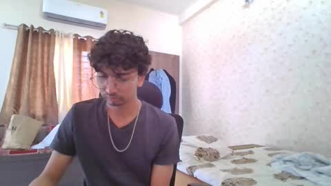 Mask Boy online show from 10.21.25