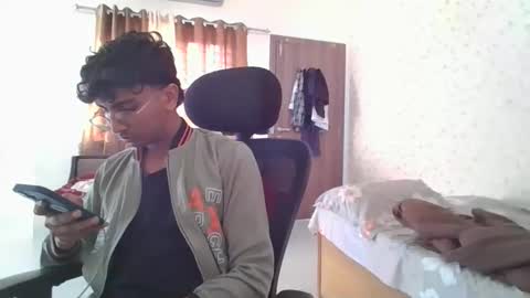 Mask Boy online show from 12.03.25