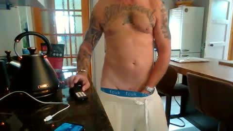 Masked Masturbation Couple online show from 09.11.25