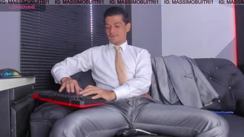 I am Massimo online show from 04.20.26