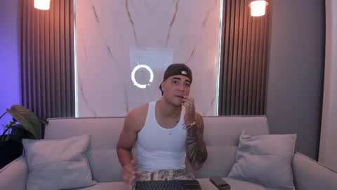 Snapshot of massimo_ross chatting on 04.15.26 massimo_ross online show from 04.15.26