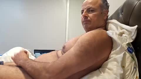 Snapshot of master398 chatting on 10.12.25 Erix online show from 10.12.25