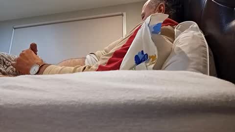 Snapshot of master398 chatting on 10.29.25 Erix online show from 10.29.25