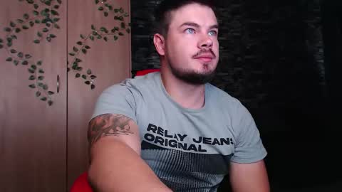 Snapshot of master__blue__eye chatting on 11.27.25 Master Blue Eye online show from 11.27.25