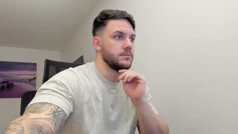 Snapshot of master_alexxxander chatting on 11.28.25 Alex online show from 11.28.25