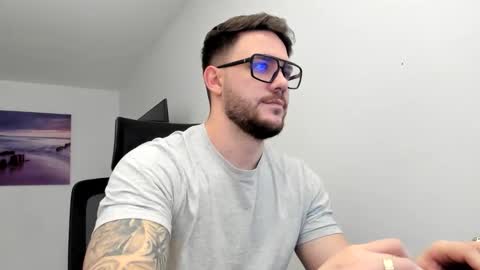 Snapshot of master_alexxxander chatting on 12.04.25 Alex online show from 12.04.25