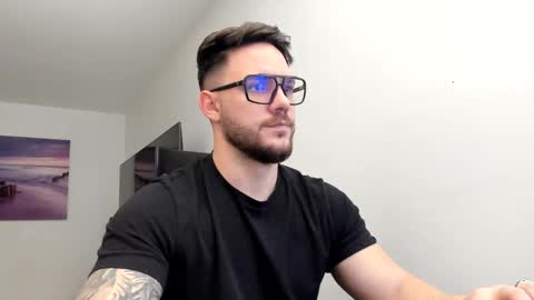 Snapshot of master_alexxxander chatting on 12.17.25 Alex online show from 12.17.25