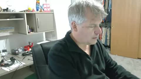 Snapshot of master_thorn chatting on 03.10.25 Master Thorn online show from 03.10.25