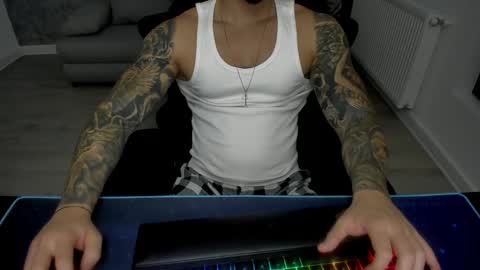 Snapshot of masterkingmuscle chatting on 01.08.25 masterkingmuscle online show from 01.08.25