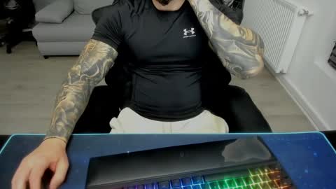 Snapshot of masterkingmuscle chatting on 02.22.25 masterkingmuscle online show from 02.22.25