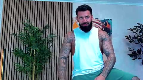 Snapshot of masterkingofmuscle chatting on 05.08.26 masterkingofmuscle online show from 05.08.26