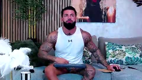 Snapshot of masterkingofmuscle chatting on 06.17.26 masterkingofmuscle online show from 06.17.26